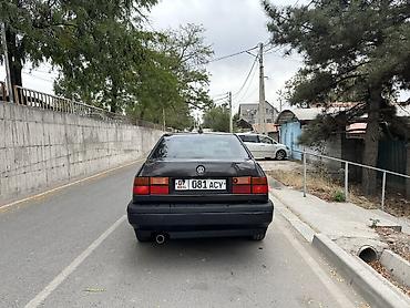 бампер венто: Volkswagen Vento: 1993 г., 1.8 л, Седан — 4