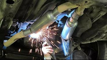 Другие автоуслуги: Сварка чашка парог ремонт гулушители сваричный работа полавтоматом — 11