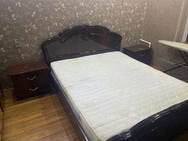 двухъярусная кровать: Б/у, Двуспальная кровать, Без подьемного механизма, С матрасом, Без выдвижных ящиков, Румыния