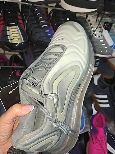 more: Nike air max 720
A klasa
Brojevi od 41 do 46

Bez limita 3500din. Hc — 8