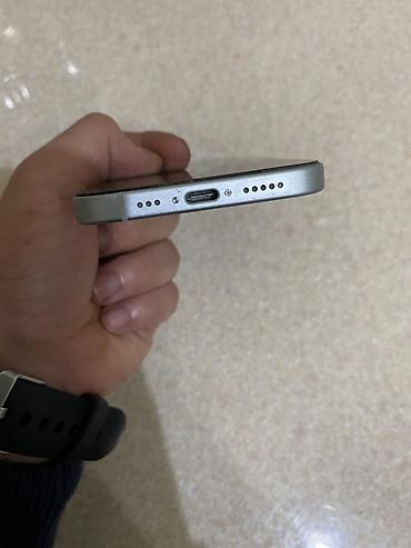 iphone aux: IPhone 15, 128 GB, Ağ, Simsiz şarj, Face ID — 5