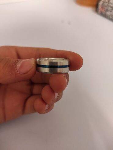 куш сатам: Продаю кольцо, абсолютно новый, размер примерно на 6, 7 размер