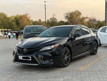зарядка на авто: Toyota Camry: 2017 г., 2.5 л, Автомат, Седан