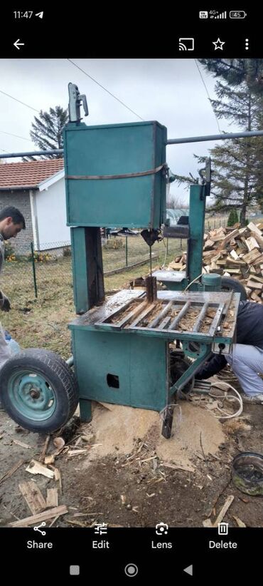 Usluge: Vrsimo usluzno struganje i cepanje drva Kragujevac