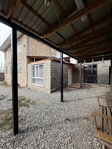 Продажа коттеджей и домов: Продаётся двухэтажный кирпичный дом с ограждённым участком и отдельной — 7