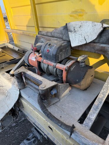 Эвакуаторы: Эвакуатор, Mercedes-Benz, 2001 г., Ломаная — 9