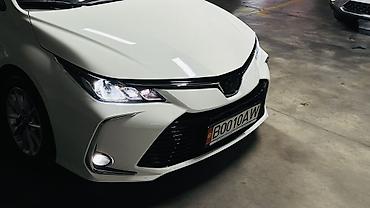 Toyota: Toyota Corolla: 2020 г., 1.8 л, Автомат, Гибрид, Седан — 2