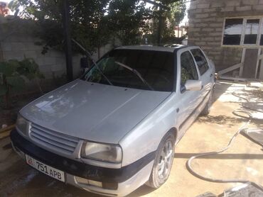 Volkswagen: Volkswagen Vento: 1994 г., 1.8 л, Механика, Бензин, Седан — 23