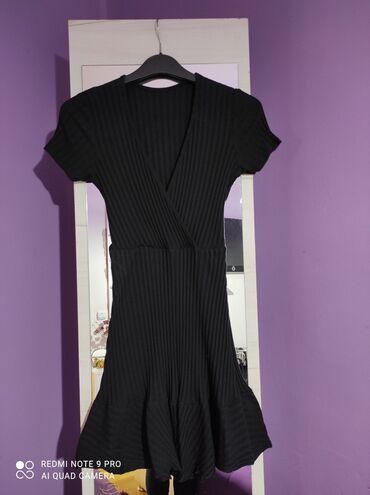 haljine na preklop: S (36), bоја - Crna, Kratkih rukava