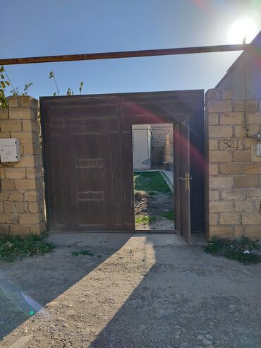 bakida heyet evlerinin satisi: 2 otaqlı, 81 kv. m, Orta təmir