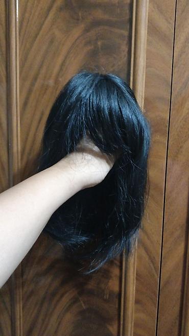 Pariklər: Qısa qara parik – təbii görünüşlü bob kəsim - Rəng: dərin qara - — 2