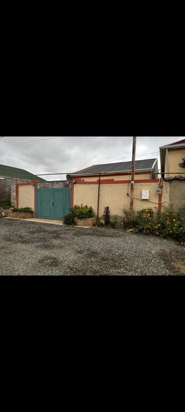 Həyət evləri və villaların satışı: Həyət evi – bütöv həyətli, darvazalı - Həyətyanı sahə: daş döşəməli — 7