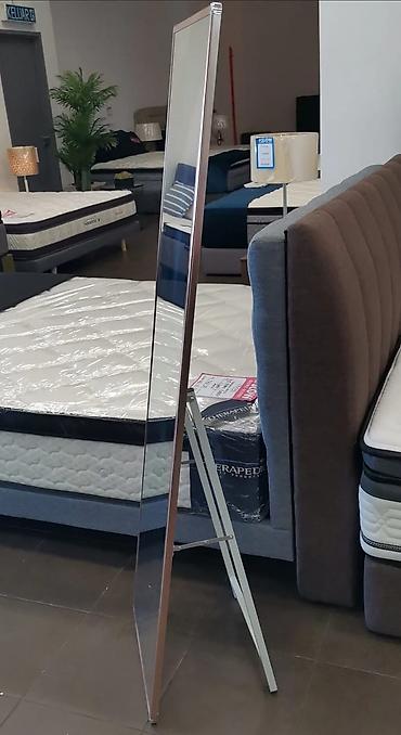 Güzgülər: Güzgü Döşəmə üstü, Kvadrat, Sadə, Çərçivə ilə — 8