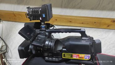 səs artırıcı: Sony markalı HD 2500 video kamera, yüksək keyfiyyətli video
