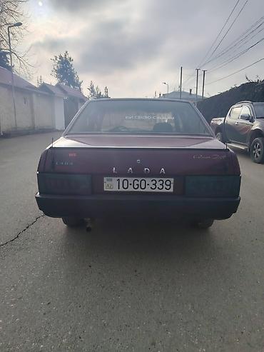 VAZ (LADA): Avtomobil: Sedan, 4 qapı, bordo rəng Marka/model: (şəkildən görünən) — 3