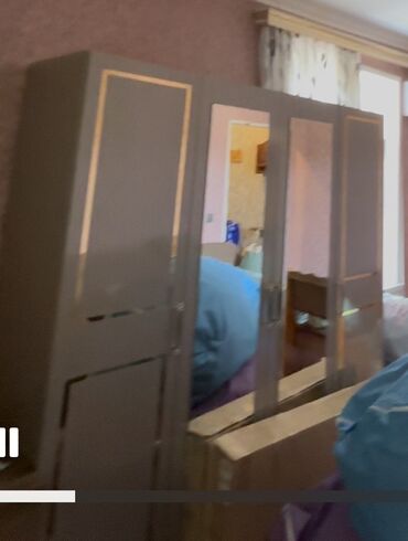 İşlənmiş, Açılan, 3 qapılı Düz dolab, Şifonyer