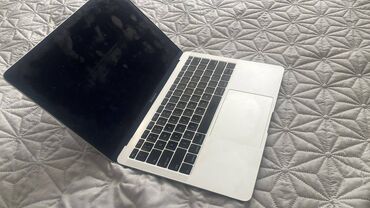 apple notebook qiymeti: Apple MacBook, 13.1 ", Intel Core i5, 128 GB