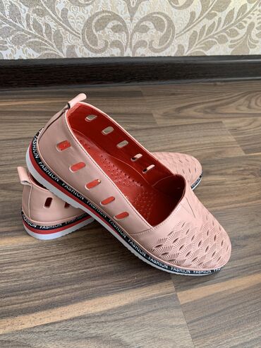 обувь новые: Туфли 39, цвет - Розовый