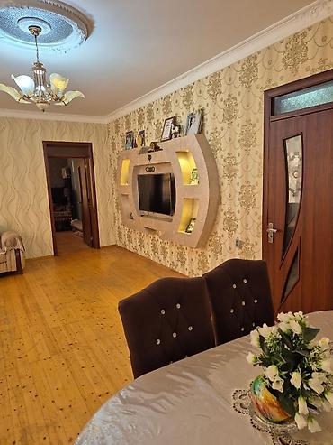 Həyət evləri və villaların satışı: Həyət evi satılır/ Xüsusiyyətlər: - Kürsülü, monolit-fundamentli — 19