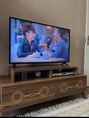 qalin adyal: Tv altı əla vəziyətdə saloglu firmasidir mdf qalin ağır materyaldan — 1