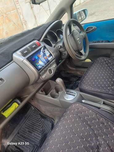 Honda: Honda Fit: 2004 г., 1.3 л, Автомат, Бензин, Хэтчбэк — 3