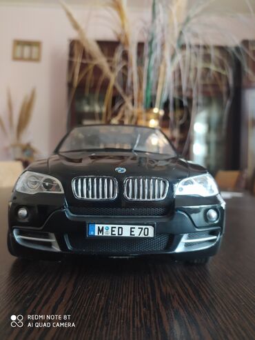бильярдный стол купить бу: Bu, BMW X5 E70 modelinin kiçik ölçülü modeli olan qara rəngli oyuncaq