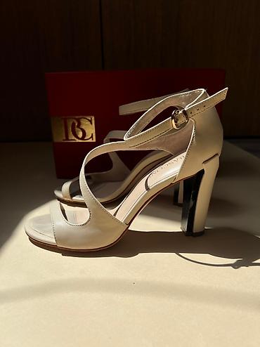 Босоножки, сандалии, шлепанцы: Босоножки, 38, Basconi, Б/у, цвет - Бежевый, Самовывоз — 6