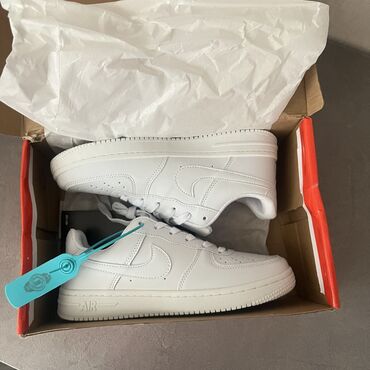 спортивные женские кофты: Кроссовки, 39, Nike, Новый, цвет - Белый, Самовывоз, Платная доставка