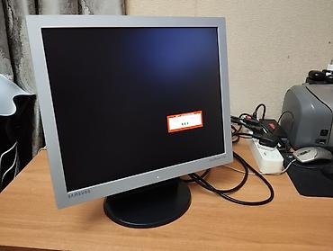 Monitorlar: Samsung SyncMaster LCD MONİTOR Model: 173V. 17-düym ekrandır — 3