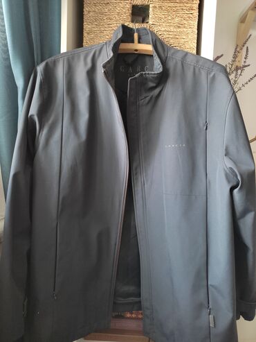 демисезонную куртку 54 размера: Куртка L (EU 40), цвет - Черный