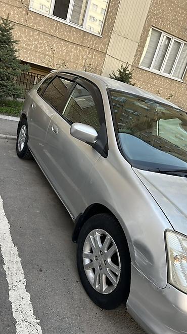 Унаа: Honda Civic: 2001 г., 1.7 л, Вариатор, Бензин, Хетчбек — 3