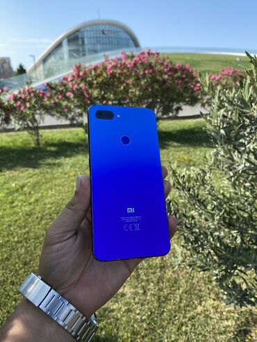 Xiaomi: Xiaomi Mi 8, rəng - Göy, 
 Barmaq izi