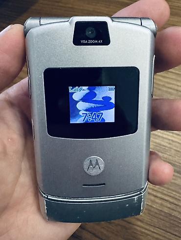 motorola telefon eski model: Motorola Razr V Xt885, rəng - Gümüşü, Düyməli — 1