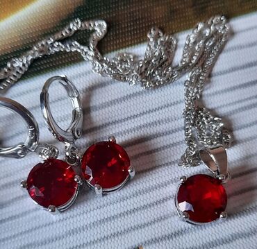 Наборы украшений: Комплект из серебра 925 пр💫. серьги + цепочка с кулончиком. вставка — 15