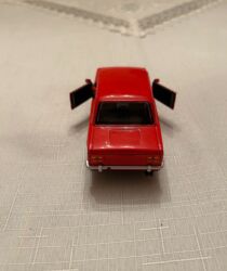 Oyuncaqlar: Lada Vaz 21013 vs 21011 modelkası satılır.Retro qırmızı — 4