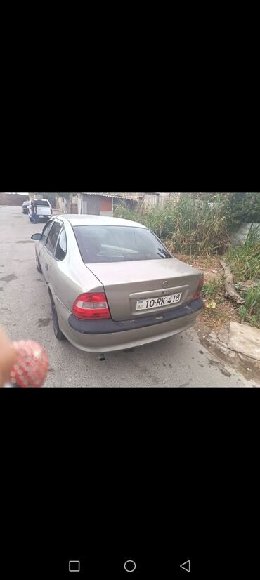 Opel: Opel sedan – komfortlu və praktik gündəlik minik avtomobili. - Kuzov — 5