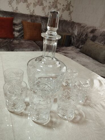 Qrafinlər və səhənglər: Xrustal dest.Təmiz xrustaldi.1970 -80 ci illərdə alınıb