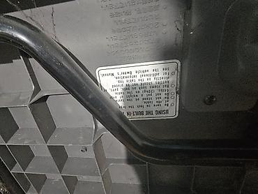 Детали салона: Складной встроенный столик/полка багажника для Honda CR‑V Описание: - — 4