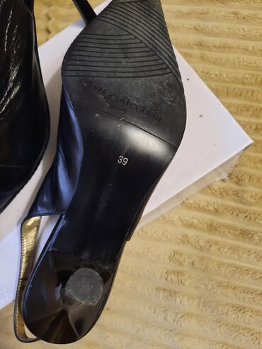 Salonke: Salonke, 39 — 8