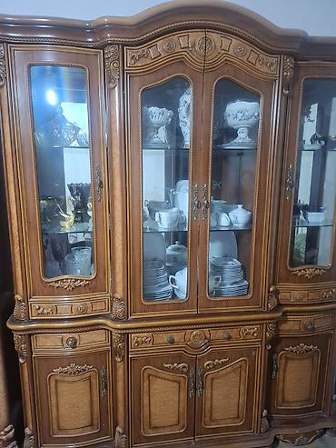 wfaner mebel: Klassik üslubda vitrinli qonaq otağı dolabı dəsti - Material: təbii — 2