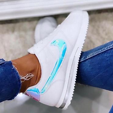 Patike: Cortez od 36 do 41 za 3300 din
pb — 5