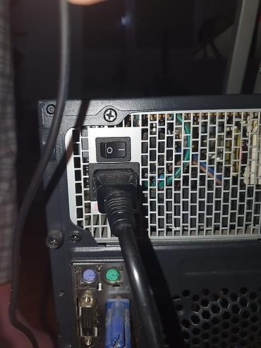 polovni tableti sa sim karticom: Prodajem kompletan računar sa Acer monitorom i Genius zvučnicima. Sve — 5