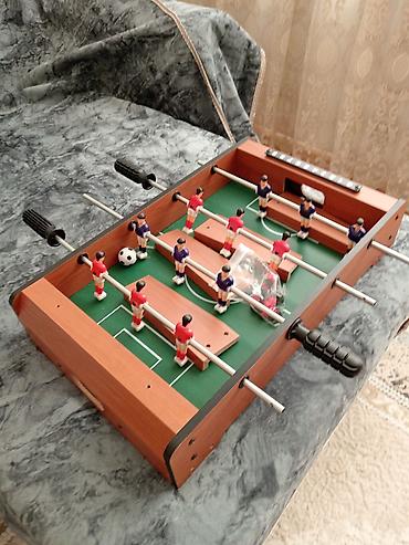 İdman oyunları: Mini stolüstü futbol (foosball) oyunu - Kompakt ölçülü stolüstü — 1
