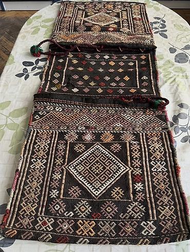 xurcun: Əl işi yaşı 150 dən artıq yun qədimi xurcun. Üç bölməli quruluş: iki — 1