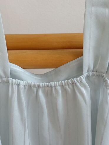 Bluze: Nova, vežena bluza sa širim bretelama vel. 40, L,, svetlo plava, ima — 10