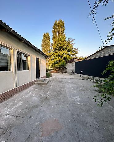 дешевые дачи: ✨ Продаётся дом в с. Сокулук ✨ 🏡 Характеристики: • Участок – 7 соток — 4