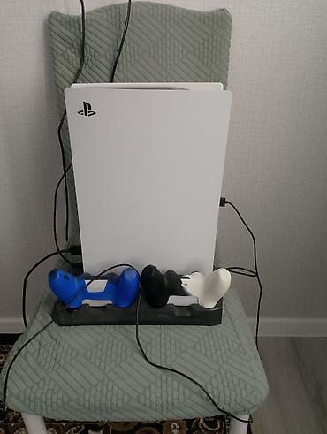 Sony PlayStation: PlayStation 5 (вертикальная установка) с комплектом аксессуаров и игр — 1