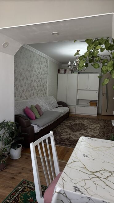 1 комнатная квартира на ночь: 3 комнаты, 57 м², Индивидуалка, 2 этаж, Косметический ремонт