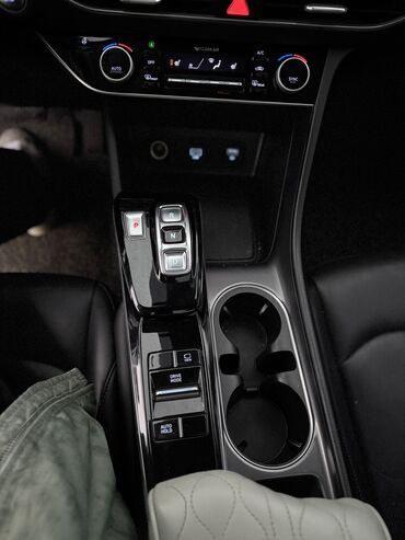 Hyundai: Hyundai Sonata: 2019 г., 2 л, Автомат, Газ, Седан — 8