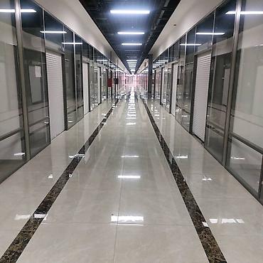 обмен валюты: Магазин, В торговом центре, 30 м² Действующий, Без оборудования, С ремонтом, Отдельный вход — 4